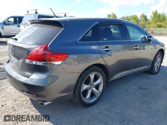 ✅ 2015 Toyota Venza XLE • VIN: 4T3BK3BB9FU120211 • Lot: 43222384. Listed on IAAI with 91,830 mi. Free auction sales archive from the USA and detailed vehicle history report at DreamBid. Image 4.