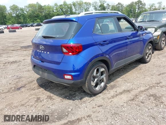 ✅ 2024 Hyundai Venue SEL • VIN: KMHRC8A39RU298832 • Lot: 42419329. Listed on IAAI with 7,582 mi. Free auction sales archive from the USA and detailed vehicle history report at DreamBid. Image 4.
