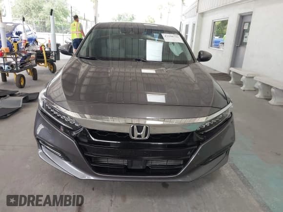 ✅ 2018 Honda Accord Touring • VIN: 1HGCV2F97JA017438 • Lot: 43290722. Wystawiony na IAAI z przebiegiem 28 777 mil. Bezpłatny archiwum sprzedaży aukcyjnych z USA i szczegółowy raport historii pojazdu na DreamBid. Zdjęcie 12.