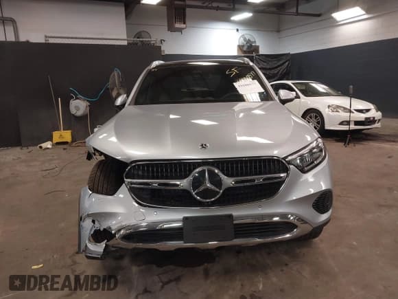 ✅ 2025 Mercedes-Benz GLC 300 • VIN: W1NKM4HB5SF257609 • Лот: 41680577. Опубликован ранее на IAAI с пробегом 1 152 миль. Бесплатный доступ к архиву аукционных продаж из США и подробный отчёт об истории автомобиля на DreamBid. Изображение 13.