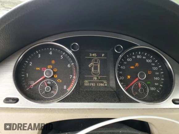 ✅ 2009 Volkswagen CC 4Motion • VIN: WVWGU73C09E539235 • Лот: 68752414. Опубликован ранее на Copart с пробегом 101 792 миль. Бесплатный доступ к архиву аукционных продаж из США и подробный отчёт об истории автомобиля на DreamBid. Изображение 9.