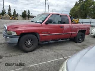 1998 Dodge 1500 с VIN 3B7HC13Z5WG225271, выставлен на аукционе Copart как лот 56375015 с пробегом 211 813 миль миль и Списание • Salvage title. История ставок и продаж доступна на DreamBid. Изображение 1.