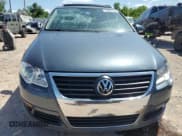 ✅ 2010 Volkswagen Passat Komfort • VIN: WVWXK7AN9AE007786 • Лот: 54384245. Опубликован ранее на Copart с пробегом 180 634 миль. Бесплатный доступ к архиву аукционных продаж из США и подробный отчёт об истории автомобиля на DreamBid. Изображение 5.