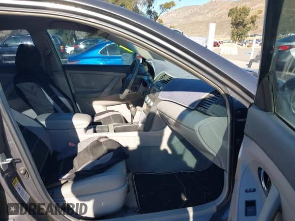 ✅ 2008 Toyota Camry • VIN: 4T1BE46K68U232189 • Лот: 43775992. Опубликован ранее на IAAI с пробегом 205 160 миль. Бесплатный доступ к архиву аукционных продаж из США и подробный отчёт об истории автомобиля на DreamBid. Изображение 5.