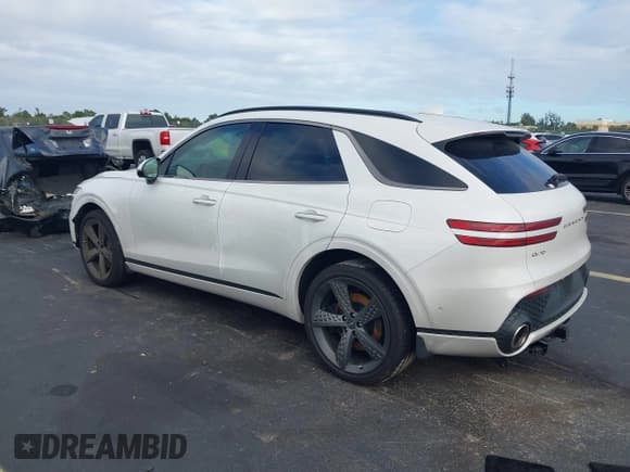 ✅ 2025 Genesis GV70 Sport • VIN: 5NMMCDTC6SH031939 • Lot: 43470973. Listed on IAAI with 6,977 mi. Free auction sales archive from the USA and detailed vehicle history report at DreamBid. Image 3.