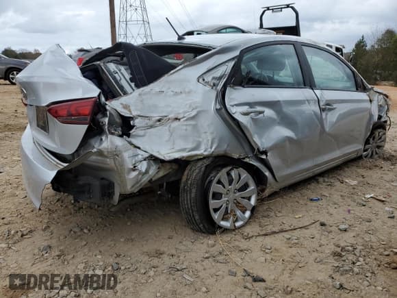 ✅ 2021 Hyundai Accent SE • VIN: 3KPC24A62ME129887 • Лот: 79673124. Опубликован ранее на Copart с пробегом 68 134 миль. Бесплатный доступ к архиву аукционных продаж из США и подробный отчёт об истории автомобиля на DreamBid. Изображение 3.