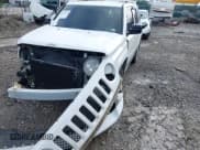 ✅ 2015 Jeep Patriot Altitude • VIN: 1C4NJRBB7FD102600 • Lot: 42742352. Wystawiony na IAAI z przebiegiem 85 083 mil. Bezpłatny archiwum sprzedaży aukcyjnych z USA i szczegółowy raport historii pojazdu na DreamBid. Zdjęcie 17.