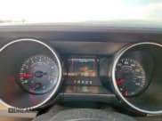 ✅ 2019 Ford Mustang GT Premium • VIN: 1FA6P8CF0K5130165 • Lot: 93259465. Wystawiony na Copart z przebiegiem 81 736 mil. Bezpłatny archiwum sprzedaży aukcyjnych z USA i szczegółowy raport historii pojazdu na DreamBid. Zdjęcie 9.