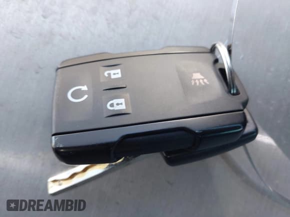 ✅ 2018 Chevrolet Silverado 1500 LT • VIN: 3GCPCREC9JG586160 • Lot: 43568321. Wystawiony na IAAI z przebiegiem 51 386 mil. Bezpłatny archiwum sprzedaży aukcyjnych z USA i szczegółowy raport historii pojazdu na DreamBid. Zdjęcie 11.