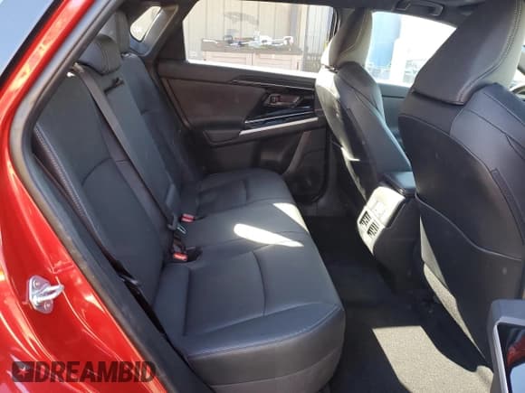 ✅ 2024 Toyota bZ4X XLE • VIN: JTMABACA0RA053717 • Lot: 86874945. Wystawiony na Copart z przebiegiem 8 070 mil. Bezpłatny archiwum sprzedaży aukcyjnych z USA i szczegółowy raport historii pojazdu na DreamBid. Zdjęcie 11.