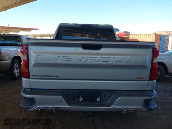 ✅ 2019 Chevrolet Silverado 1500 RST • VIN: 1GCUYEED6KZ148803 • Lot: 43494494. Wystawiony na IAAI z przebiegiem Nie podano. Bezpłatny archiwum sprzedaży aukcyjnych z USA i szczegółowy raport historii pojazdu na DreamBid. Zdjęcie 15.
