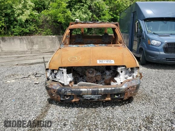 ✅ 2000 Ford F-550 • VIN: 1FDAF57S8YEC01694 • Лот: 56211855. Опубликован ранее на Copart с пробегом Не указан. Бесплатный доступ к архиву аукционных продаж из США и подробный отчёт об истории автомобиля на DreamBid. Изображение 5.