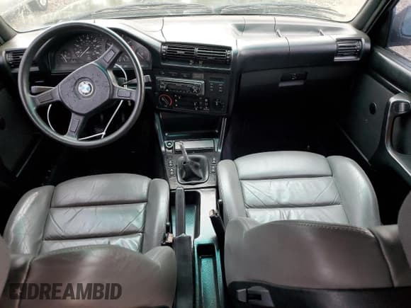 ✅ 1986 BMW 3 Series • VIN: WBAAE5405G1509872 • Lot: 76083274. Wystawiony na Copart z przebiegiem 155 085 mil. Bezpłatny archiwum sprzedaży aukcyjnych z USA i szczegółowy raport historii pojazdu na DreamBid. Zdjęcie 8.