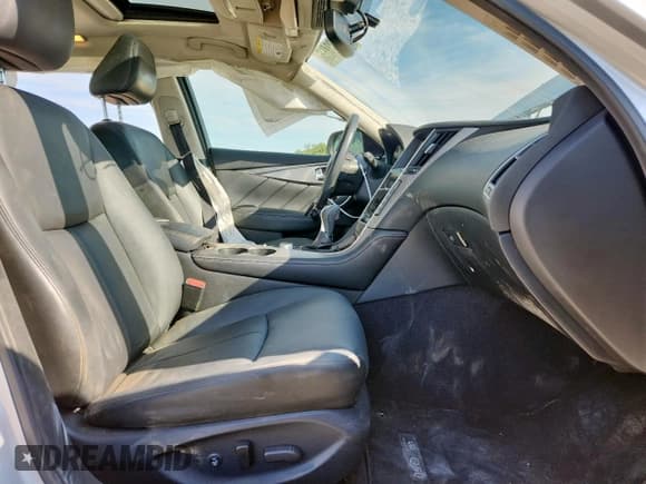 ✅ 2017 Infiniti Q50 2.0t • VIN: JN1CV7AR2HM682388 • Лот: 60622455. Опубликован ранее на Copart с пробегом 66 988 миль. Бесплатный доступ к архиву аукционных продаж из США и подробный отчёт об истории автомобиля на DreamBid. Изображение 7.