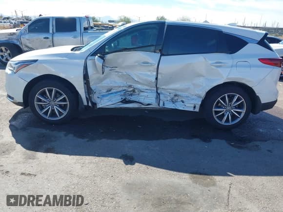 ✅ 2024 Acura RDX Technology • VIN: 5J8TC2H54RL026193 • Lot: 41640830. Listed on IAAI with 4,586 mi. Free auction sales archive from the USA and detailed vehicle history report at DreamBid. Image 6.