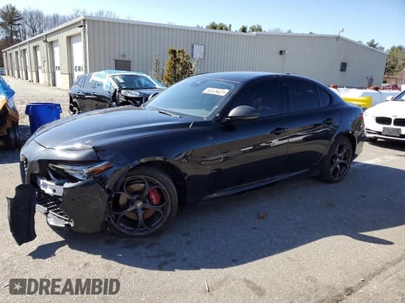 ✅ 2019 Alfa Romeo Giulia Ti • VIN: ZARFANBN1K7622409 • Lot: 52076625. Wystawiony na Copart z przebiegiem 93 533 mil. Bezpłatny archiwum sprzedaży aukcyjnych z USA i szczegółowy raport historii pojazdu na DreamBid. Zdjęcie 1.