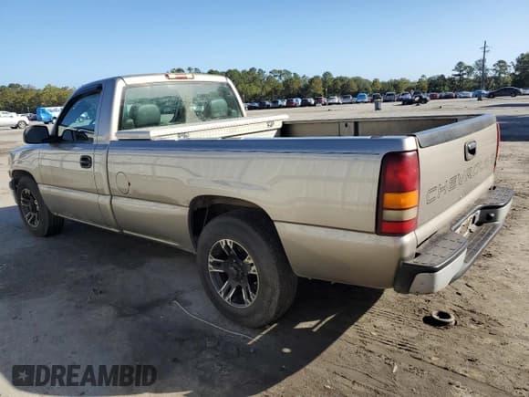 ✅ 2002 Chevrolet Silverado 1500 • VIN: 1GCEC14W12Z340242 • Лот: 77856764. Опубликован ранее на Copart с пробегом 272 578 миль. Бесплатный доступ к архиву аукционных продаж из США и подробный отчёт об истории автомобиля на DreamBid. Изображение 2.