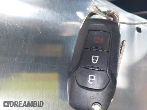 ✅ 2017 Ford F-150 XL • VIN: 1FTEW1EF1HKE26514 • Лот: 42173628. Опубликован ранее на IAAI с пробегом 122 415 миль. Бесплатный доступ к архиву аукционных продаж из США и подробный отчёт об истории автомобиля на DreamBid. Изображение 11.