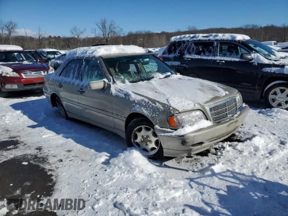 ✅ 1998 Mercedes-Benz C 230/260/280/320 • VIN: WDBHA23G7WA615277 • Lot: 89333605. Wystawiony na Copart z przebiegiem 244 975 mil. Bezpłatny archiwum sprzedaży aukcyjnych z USA i szczegółowy raport historii pojazdu na DreamBid. Zdjęcie 4.