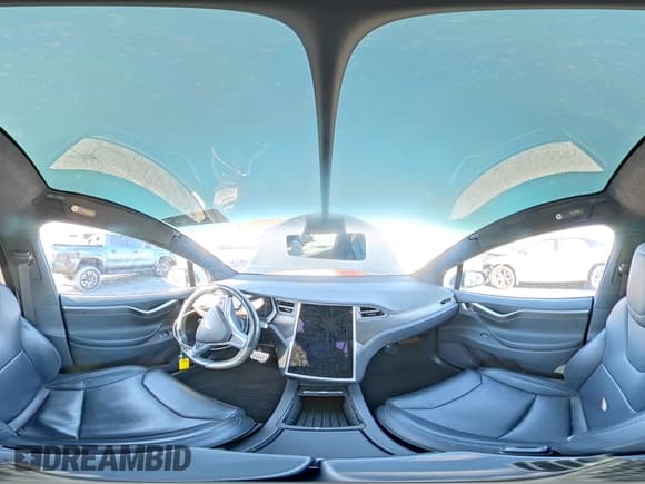 ✅ 2017 Tesla Model X 90D • VIN: 5YJXCBE21HF067067 • Lot: 71088215. Wystawiony na Copart z przebiegiem 74 223 mil. Bezpłatny archiwum sprzedaży aukcyjnych z USA i szczegółowy raport historii pojazdu na DreamBid. Zdjęcie 16.