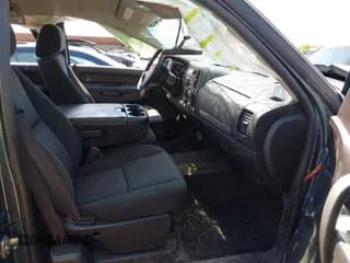 ✅ 2011 Chevrolet Silverado 1500 LT • VIN: 1GCRCSE08BZ391710 • Lot: 43128985. Wystawiony na IAAI z przebiegiem 173 008 mil. Bezpłatny archiwum sprzedaży aukcyjnych z USA i szczegółowy raport historii pojazdu na DreamBid. Zdjęcie 5.