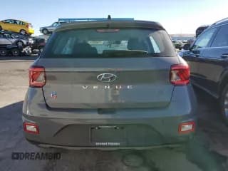 ✅ 2021 Hyundai Venue SE • VIN: KMHRB8A3XMU125574 • Lot: 77463454. Wystawiony na Copart z przebiegiem 38 153 mil. Bezpłatny archiwum sprzedaży aukcyjnych z USA i szczegółowy raport historii pojazdu na DreamBid. Zdjęcie 6.