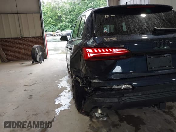 ✅ 2025 Audi Q7 Prestige • VIN: WA1VVBF72SD023213 • Лот: 42313827. Опубликован ранее на IAAI с пробегом 5 256 миль. Бесплатный доступ к архиву аукционных продаж из США и подробный отчёт об истории автомобиля на DreamBid. Изображение 18.