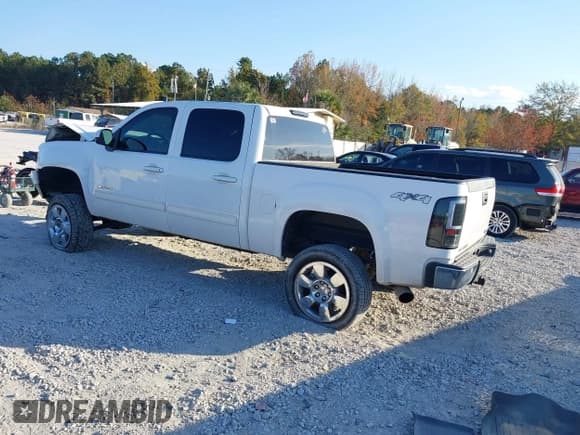 ✅ 2011 GMC Sierra 1500 SLT • VIN: 3GTP2WE33BG206927 • Лот: 43737177. Опубликован ранее на IAAI с пробегом 190 579 миль. Бесплатный доступ к архиву аукционных продаж из США и подробный отчёт об истории автомобиля на DreamBid. Изображение 3.
