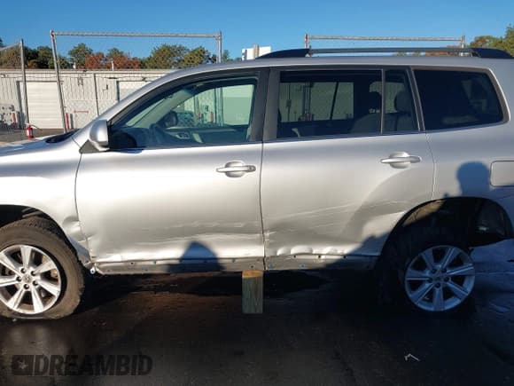 ✅ 2012 Toyota Highlander • VIN: 5TDZA3EH4CS023660 • Лот: 43470031. Опубликован ранее на IAAI с пробегом 124 399 миль. Бесплатный доступ к архиву аукционных продаж из США и подробный отчёт об истории автомобиля на DreamBid. Изображение 19.