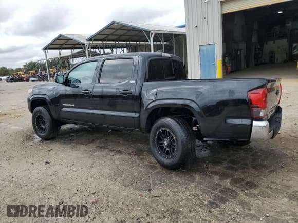 ✅ 2019 Toyota Tacoma SR • VIN: 5TFAX5GN2KX142794 • Лот: 85178955. Опубликован ранее на Copart с пробегом 88 341 миль. Бесплатный доступ к архиву аукционных продаж из США и подробный отчёт об истории автомобиля на DreamBid. Изображение 2.