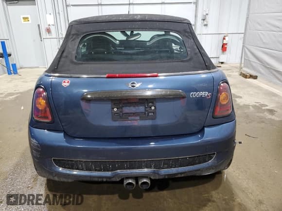 ✅ 2010 MINI Convertible S • VIN: WMWMS3C52ATY50861 • Лот: 55620135. Опубликован ранее на Copart с пробегом 214 734 миль. Бесплатный доступ к архиву аукционных продаж из США и подробный отчёт об истории автомобиля на DreamBid. Изображение 6.