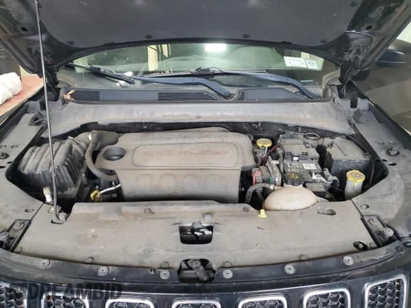 ✅ 2018 Jeep Compass Sport • VIN: 3C4NJCAB2JT463881 • Lot: 91565255. Listed on Copart with 97,612 mi. Free auction sales archive from the USA and detailed vehicle history report at DreamBid. Image 12.