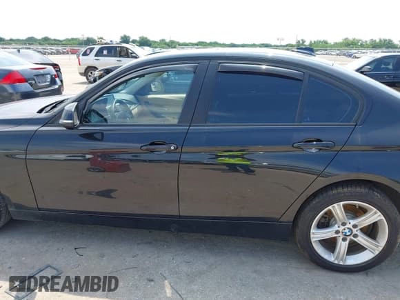 ✅ 2015 BMW 3 Series 328i xDrive • VIN: WBA3B3C5XFJ984998 • Lot: 42498649. Listed on IAAI with 186,642 mi. Free auction sales archive from the USA and detailed vehicle history report at DreamBid. Image 14.