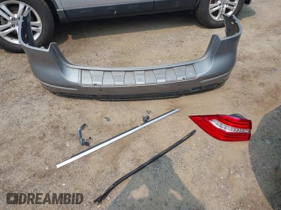 ✅ 2014 Mercedes-Benz M 350 • VIN: 4JGDA5HB9EA333067 • Lot: 42391328. Listed on IAAI with 132,910 mi. Free auction sales archive from the USA and detailed vehicle history report at DreamBid. Image 12.