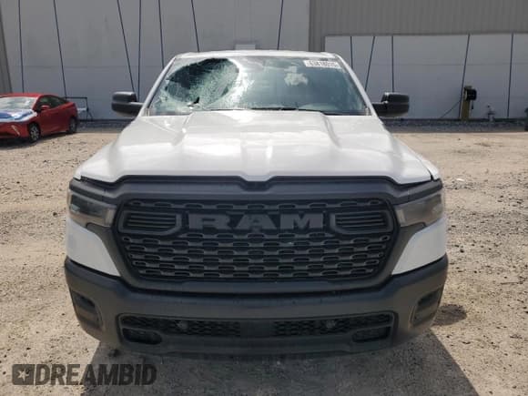 ✅ 2025 Ram 1500 Tradesman • VIN: 1C6SRECG9SN647725 • Lot: 63818015. Wystawiony na Copart z przebiegiem 4 542 mil. Bezpłatny archiwum sprzedaży aukcyjnych z USA i szczegółowy raport historii pojazdu na DreamBid. Zdjęcie 5.