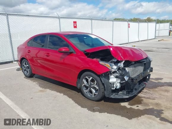 ✅ 2021 Kia Forte LXS • VIN: 3KPF24AD4ME288907 • Lot: 42084081. Wystawiony na IAAI z przebiegiem 47 786 mil. Bezpłatny archiwum sprzedaży aukcyjnych z USA i szczegółowy raport historii pojazdu na DreamBid. Zdjęcie 1.