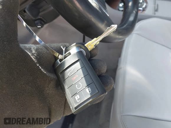 ✅ 2008 Cadillac SRX AWD • VIN: 1GYEE437580158105 • Лот: 41777201. Опубликован ранее на IAAI с пробегом 136 561 миль. Бесплатный доступ к архиву аукционных продаж из США и подробный отчёт об истории автомобиля на DreamBid. Изображение 11.