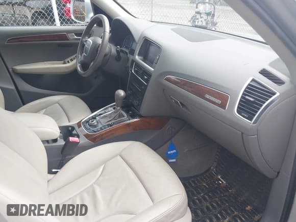 ✅ 2011 Audi Q5 Premium Plus • VIN: WA1DKAFP2BA095383 • Lot: 42686613. Listed on IAAI with 231,629 mi. Free auction sales archive from the USA and detailed vehicle history report at DreamBid. Image 5.