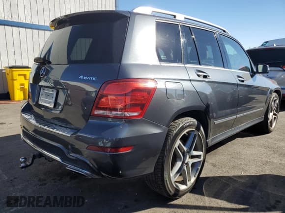 ✅ 2013 Mercedes-Benz GLK 350 • VIN: WDCGG8JB9DG124798 • Lot: 90092435. Listed on Copart with 179,565 mi. Free auction sales archive from the USA and detailed vehicle history report at DreamBid. Image 3.