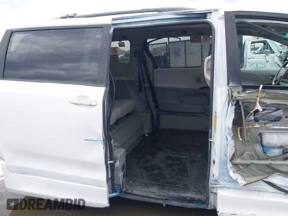 2011 Toyota Sienna XLE AAS with VIN 5TDYK3DC1BS106301, listed as a IAAI auction lot 43423294 with 158,803 mi miles and . Bid and sale history available at DreamBid. Image 8.