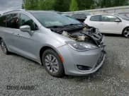 ✅ 2019 Chrysler Pacifica Hybrid Limited • VIN: 2C4RC1N74KR722252 • Лот: 57334215. Опубликован ранее на Copart с пробегом 84 539 миль. Бесплатный доступ к архиву аукционных продаж из США и подробный отчёт об истории автомобиля на DreamBid. Изображение 15.