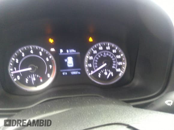 ✅ 2022 Hyundai Venue SEL • VIN: KMHRC8A33NU201733 • Lot: 41566140. Listed on IAAI with 130,000 mi. Free auction sales archive from the USA and detailed vehicle history report at DreamBid. Image 7.