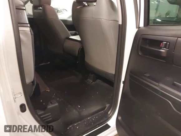 ✅ 2021 Toyota Tundra SR • VIN: 5TFTY5F11MX012464 • Lot: 41481348. Listed on IAAI with 21,455 mi. Free auction sales archive from the USA and detailed vehicle history report at DreamBid. Image 8.