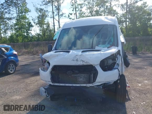 ✅ 2024 Ford Transit Passenger XL • VIN: 1FDAX2C89RKA86208 • Lot: 42260251. Wystawiony na IAAI z przebiegiem 2 635 mil. Bezpłatny archiwum sprzedaży aukcyjnych z USA i szczegółowy raport historii pojazdu na DreamBid. Zdjęcie 12.