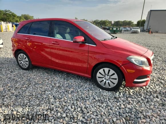 ✅ 2015 Mercedes-Benz B Electric Drive • VIN: WDDVP9ABXFJ006371 • Lot: 60874115. Listed on Copart with 67,881 mi. Free auction sales archive from the USA and detailed vehicle history report at DreamBid. Image 4.