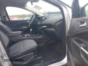 ✅ 2019 Ford Escape SE • VIN: 1FMCU9GDXKUC43174 • Lot: 43437748. Wystawiony na IAAI z przebiegiem 72 746 mil. Bezpłatny archiwum sprzedaży aukcyjnych z USA i szczegółowy raport historii pojazdu na DreamBid. Zdjęcie 5.