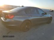 ✅ 2015 BMW 3 Series 320i xDrive • VIN: WBA3C3G52FNS74672 • Lot: 85561445. Wystawiony na Copart z przebiegiem 137 425 mil. Bezpłatny archiwum sprzedaży aukcyjnych z USA i szczegółowy raport historii pojazdu na DreamBid. Zdjęcie 3.