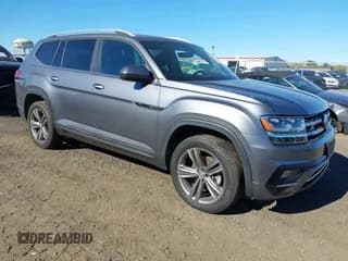 ✅ 2019 Volkswagen Atlas SE • VIN: 1V2XR2CA2KC581697 • Лот: 43376580. Опубликован ранее на IAAI с пробегом 63 527 миль. Бесплатный доступ к архиву аукционных продаж из США и подробный отчёт об истории автомобиля на DreamBid. Изображение 1.