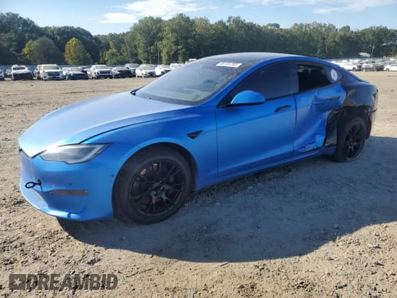 ✅ 2022 Tesla Model S Plaid • VIN: 5YJSA1E66NF477243 • Lot: 86181265. Wystawiony na Copart z przebiegiem 80 359 mil. Bezpłatny archiwum sprzedaży aukcyjnych z USA i szczegółowy raport historii pojazdu na DreamBid. Zdjęcie 1.