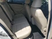 ✅ 2010 Volkswagen Jetta Limited Edition • VIN: 3VWAZ7AJ5AM116445 • Lot: 55918355. Wystawiony na Copart z przebiegiem 155 659 mil. Bezpłatny archiwum sprzedaży aukcyjnych z USA i szczegółowy raport historii pojazdu na DreamBid. Zdjęcie 10.